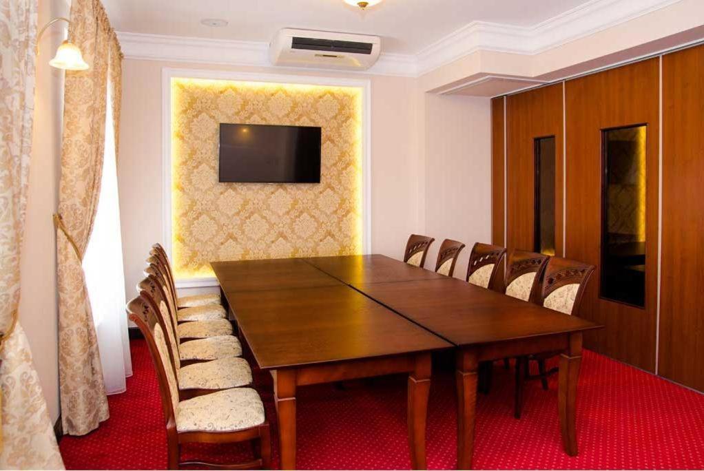 Palac Mysleta Uzdowo Εξωτερικό φωτογραφία
