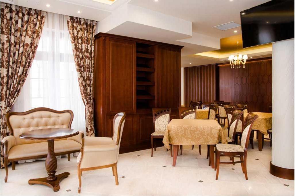 Palac Mysleta Uzdowo Εξωτερικό φωτογραφία