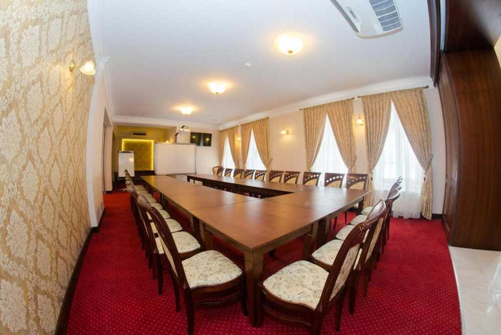 Palac Mysleta Uzdowo Εξωτερικό φωτογραφία